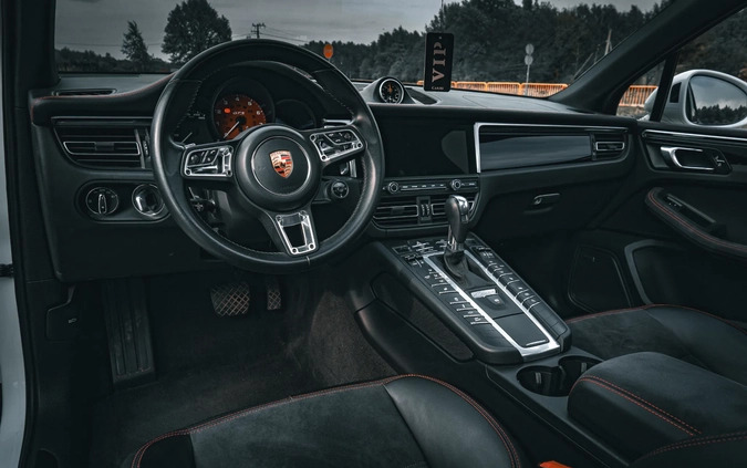 Porsche Macan cena 329000 przebieg: 13700, rok produkcji 2021 z Góra małe 301